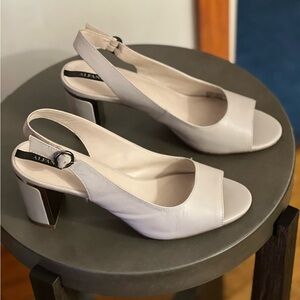 🎉 PRICE DROP- Macy’s Brand -Alfani - Women’s size 10M. Grayish Tan. 3 inch heel